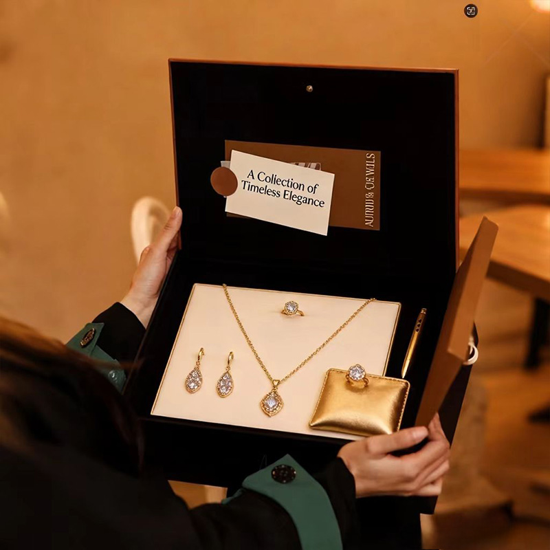 Magnetic Jewelry Display Gift Box